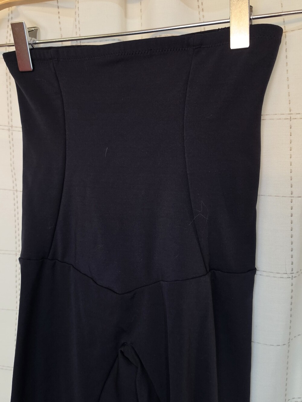 Leonisa Extra High Waisted Firm Compression Legging - Picture 4 of 8